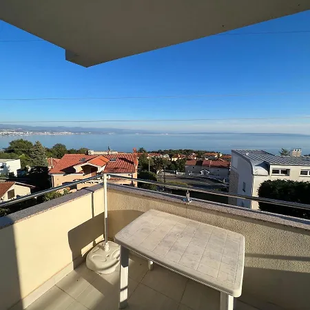 Panoramic Sea View And Pool Opatija דירה *